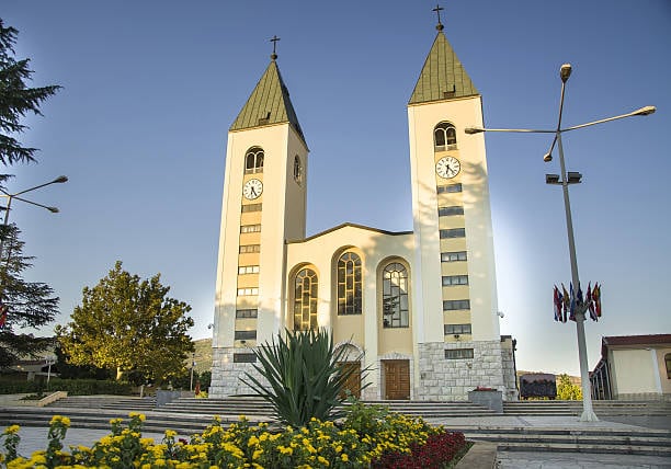 Crkva sv. Jakova s dva zvonika u Međugorju